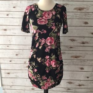 • Floral Maternity Dress •
